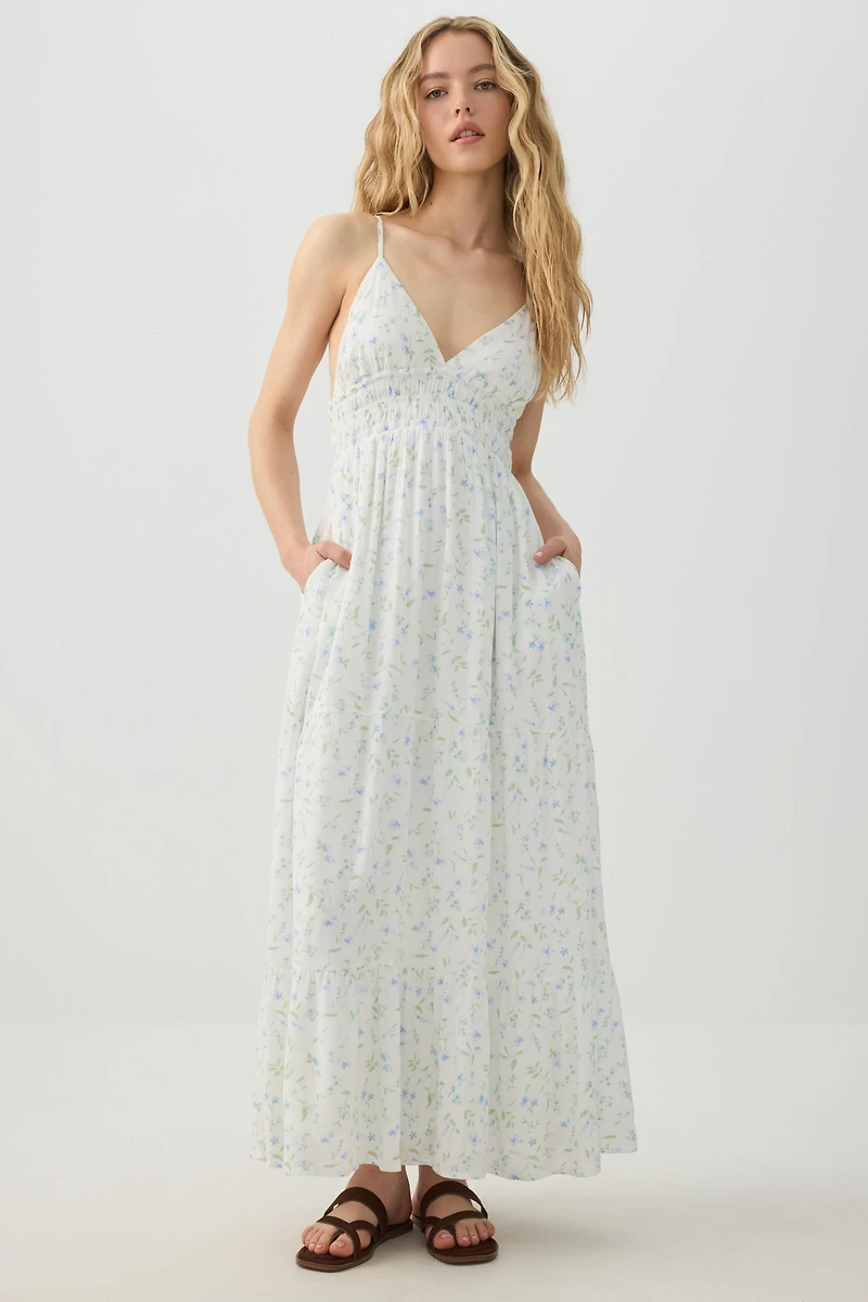 Robe maxi à col V en tissu froissé avec poches