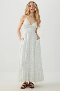 Robe maxi à col V en tissu froissé avec poches