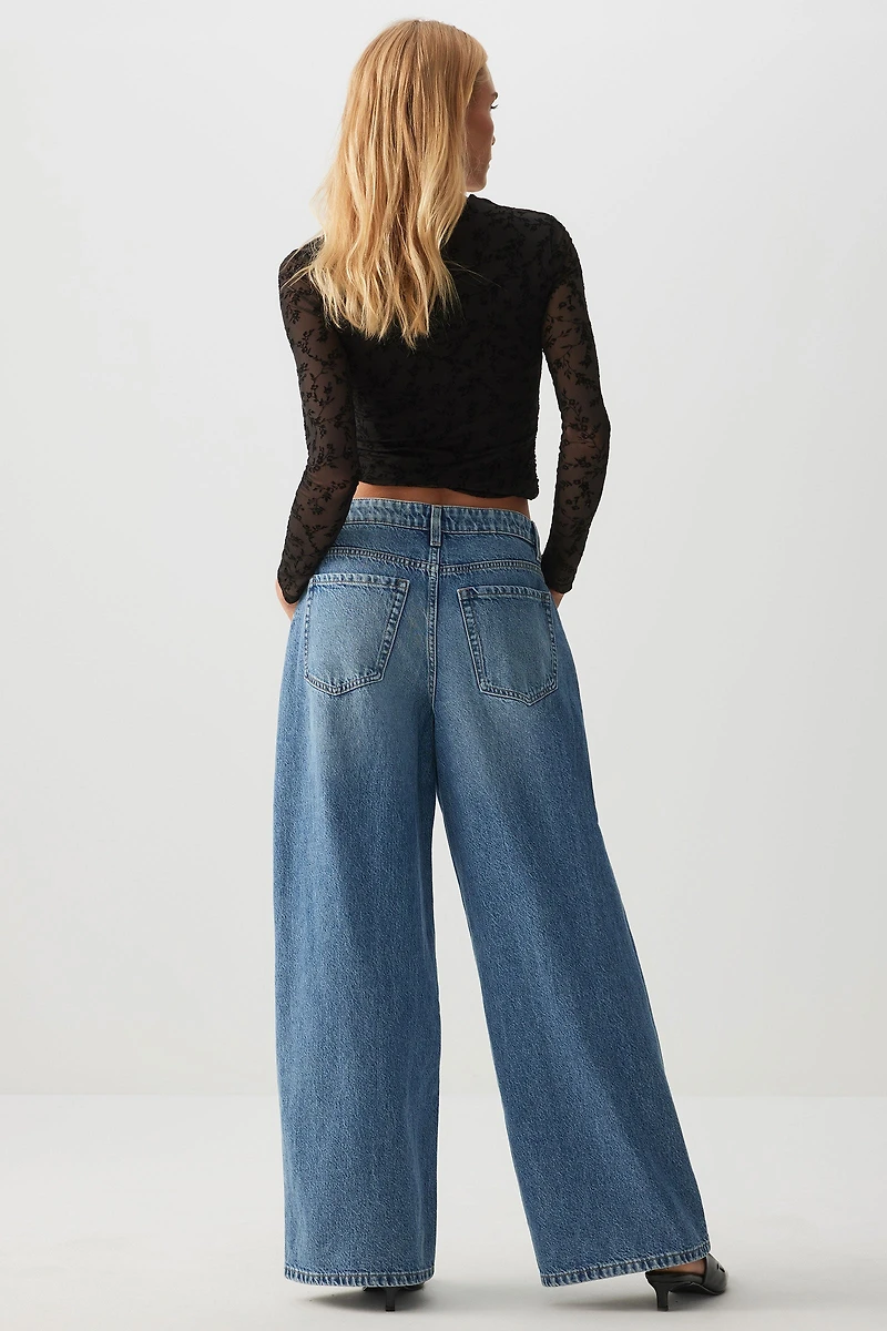 Jean décontracté à jambe large clouté