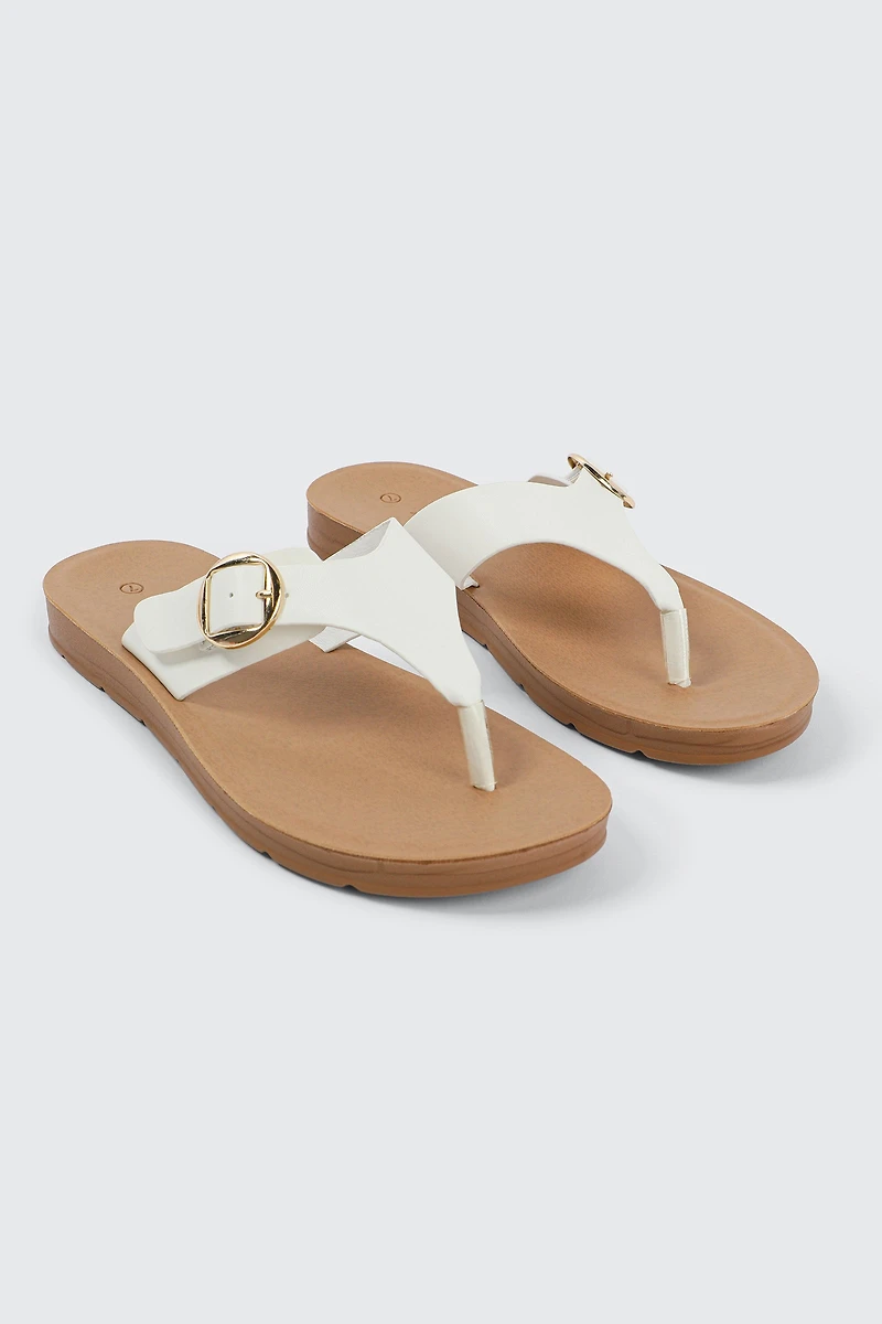 Sandales plates à boucle massive