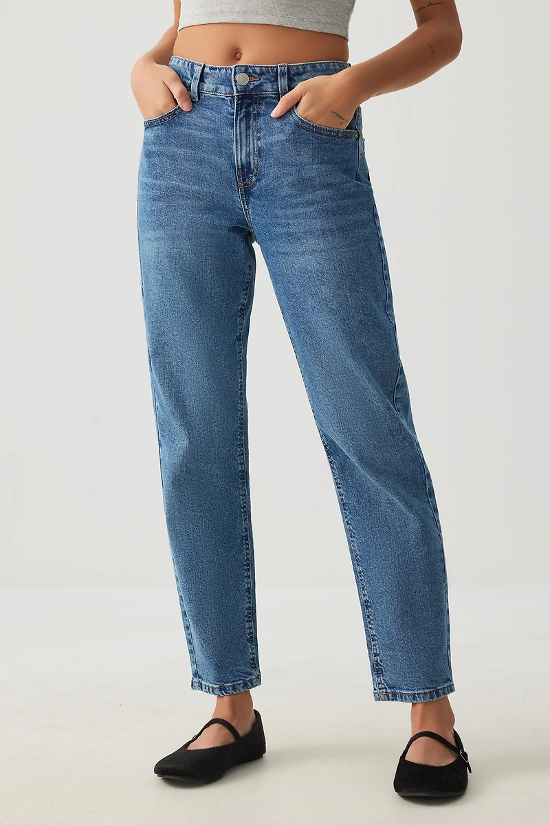 Le jean Muse coupe mom et taille haute