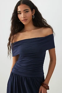 Robe midi à épaules dénudées