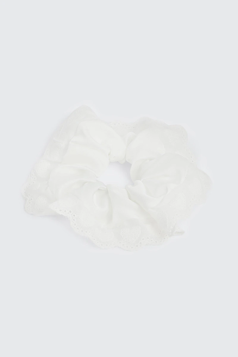 Ardene Heart Eyelet Scrunchie in White
