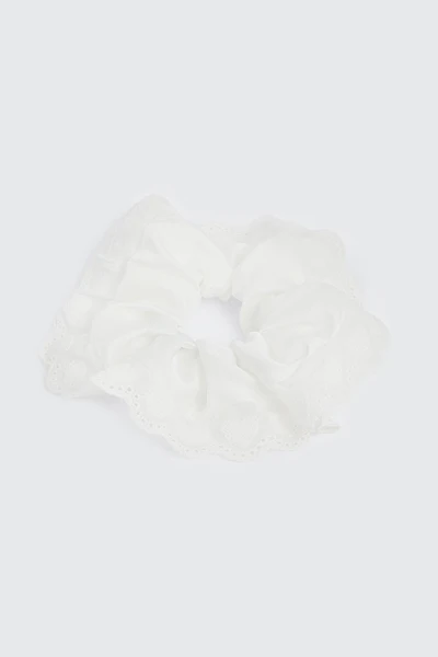 Ardene Heart Eyelet Scrunchie in White