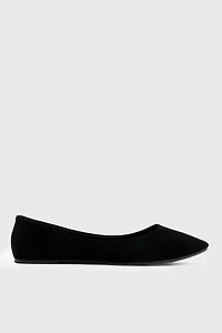 Ardene Pointy Toe Flats in Onyx | Size | Faux Leather