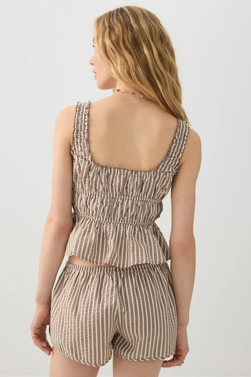 Short taille basse à ourlet dauphin