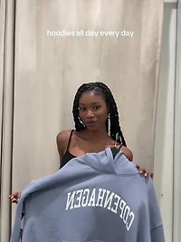 Chandail à capuchon ample imprim