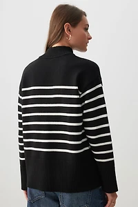 Chandail à col montant rayé