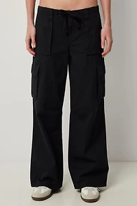 Pantalon cargo coupe détendu à jambe droite