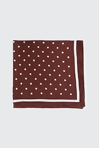 Foulard carré en satin à pois
