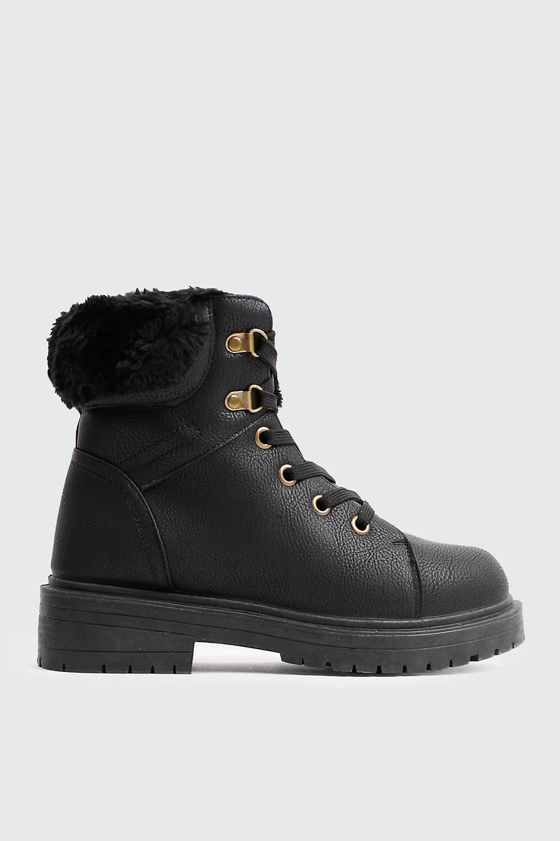 Ardene Faux Fur Lined Winter Boots in Black | Size