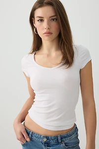 Haut à mancherons et col dégagé extensible