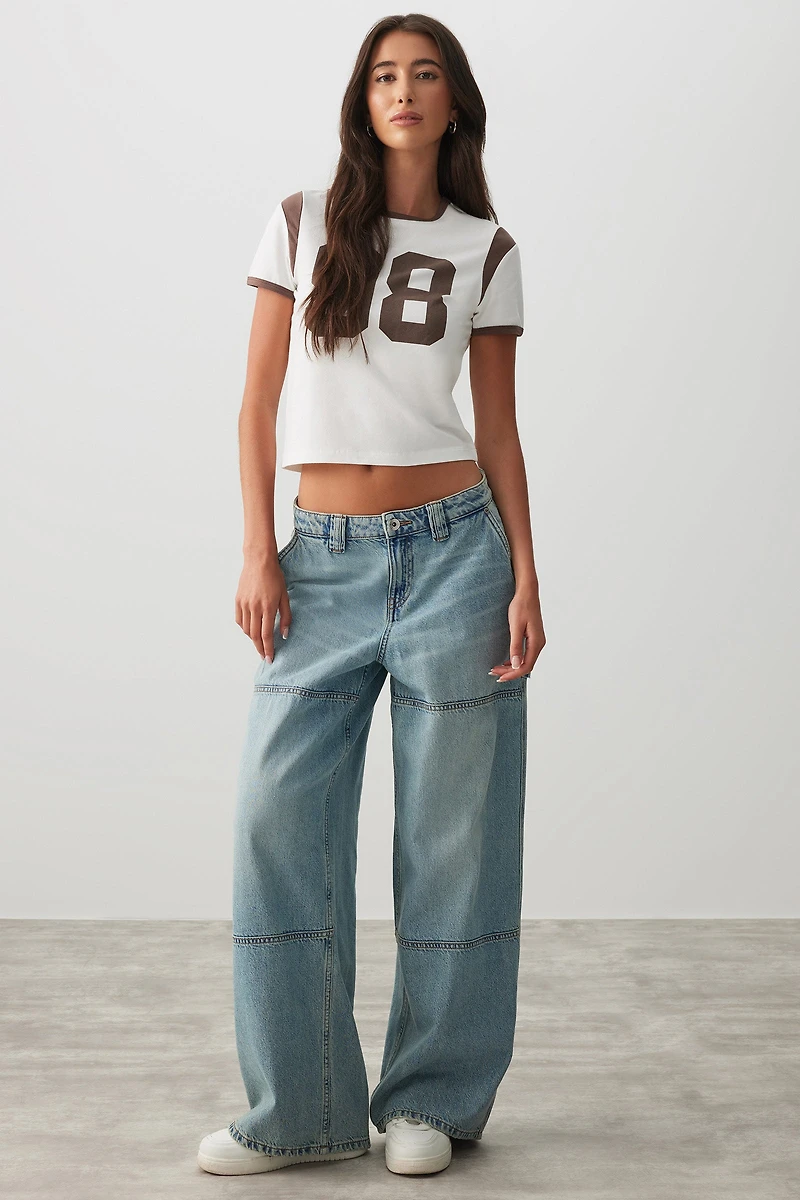 T-shirt court et ajusté graphique