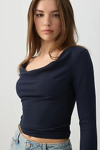 Haut à col bénitier et manches longues