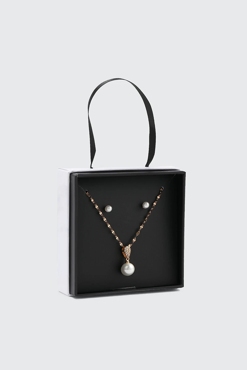 Ardene Pearl Jewelry Gift Set in Gold | Stainless Steel