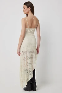 Robe asymétrique dentelle au crochet