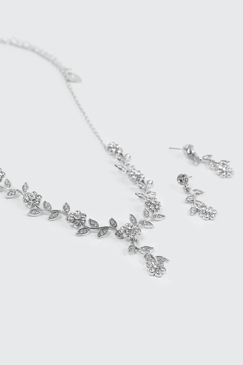 Ensemble collier et boucles d'oreilles à fleurs