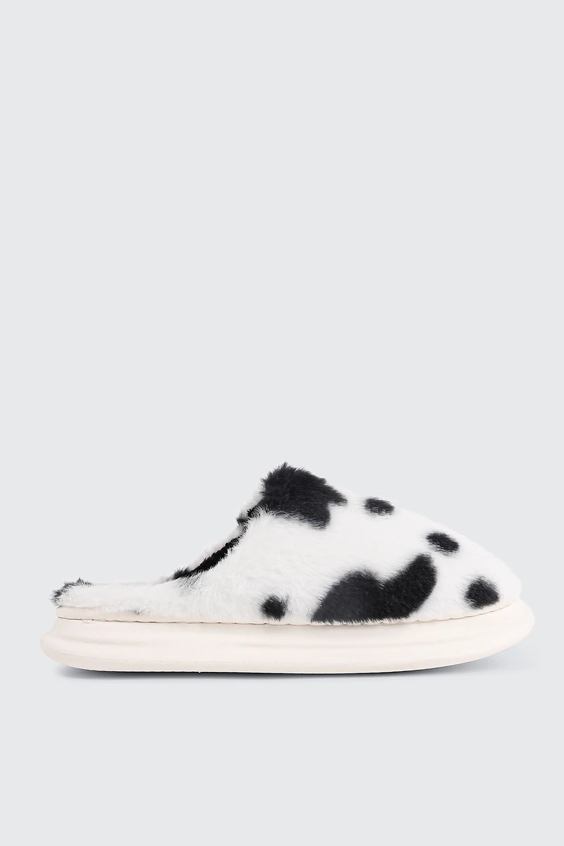 Ardene Faux Fur Slippers | Size