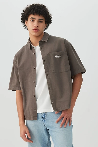 Chemise carrée à manches courtes