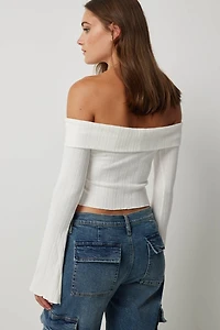 Haut à épaules dénudées et fente l'avant