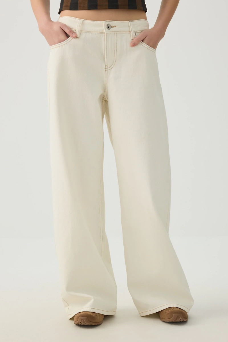 Le jean Off-Duty coupe large et taille basse