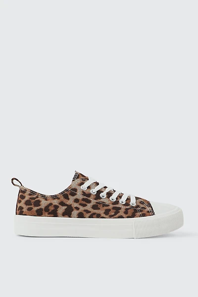Ardene Low Top Leopard Sneakers in Brown | Size 6