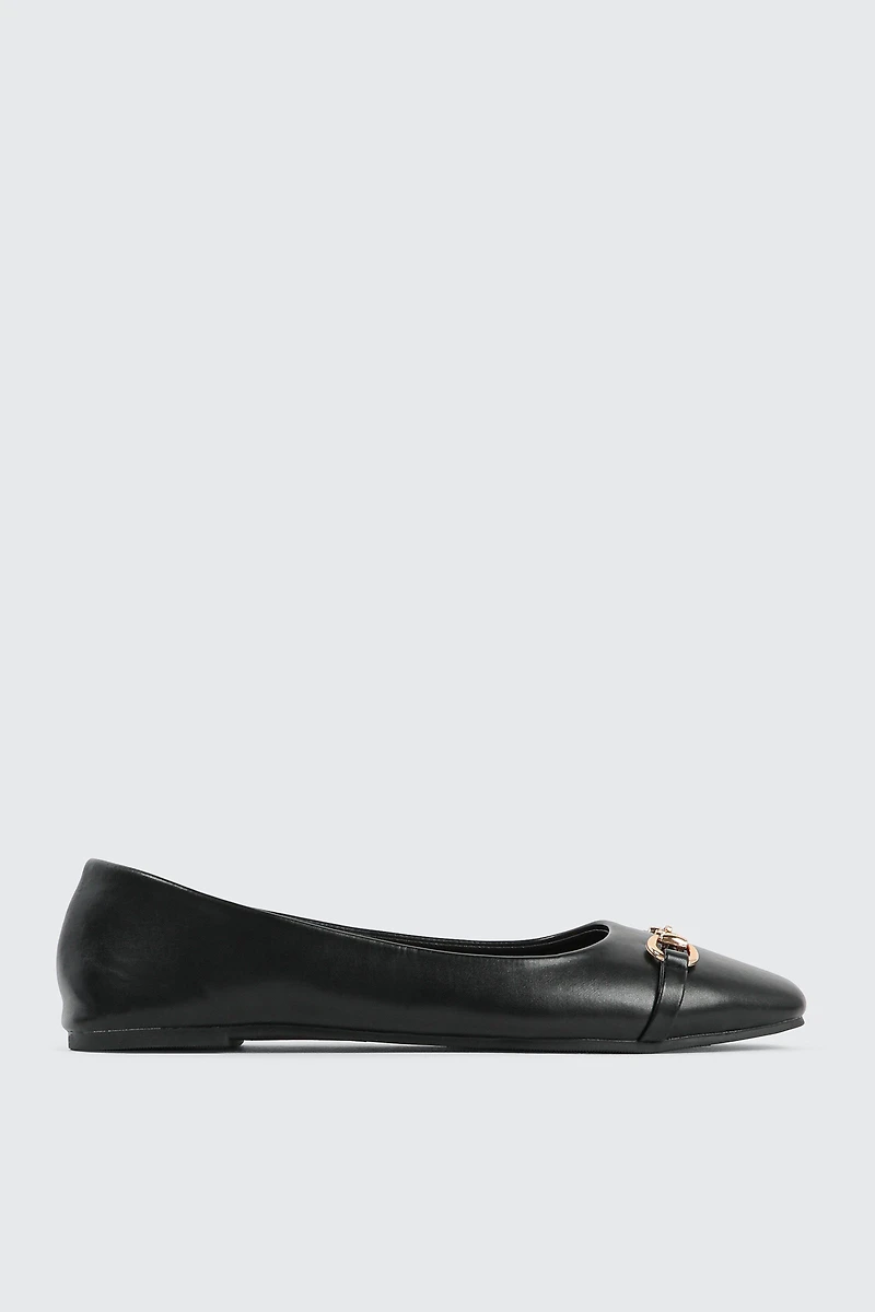 Ardene Flats with Horsebit in Black | Size | Faux Leather