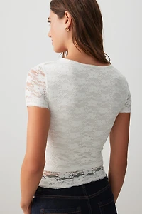 Haut à encolure cœur en dentelle