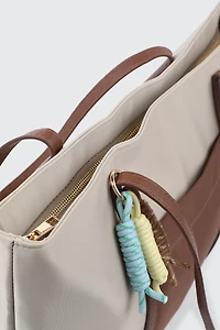 Sac fourre-tout en nylon à breloques