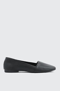 Ardene Faux Leather Round Toe Loafers in Black | Size