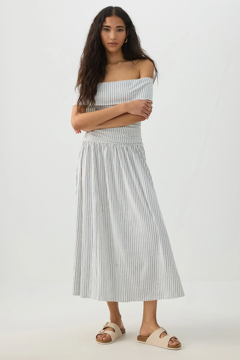 Robe midi à épaules dénudées