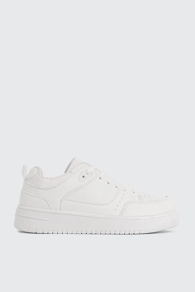 Ardene Laced Sneakers in White | Size