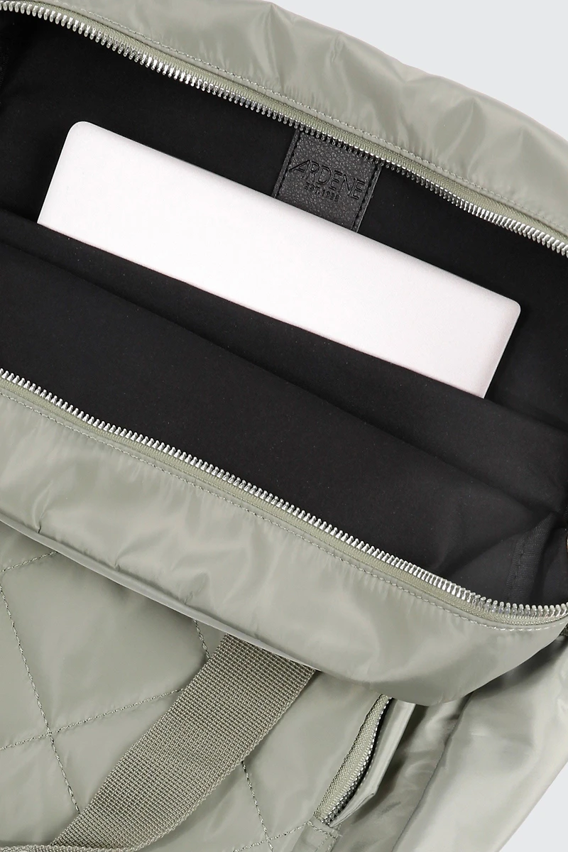 Sac à dos en nylon à poche matelassée