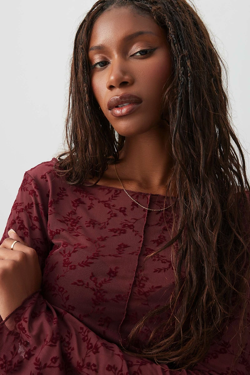 Haut en maille à fleurs floquées