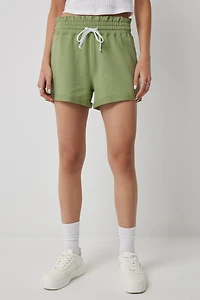 Short en tissu éponge à taille smockée