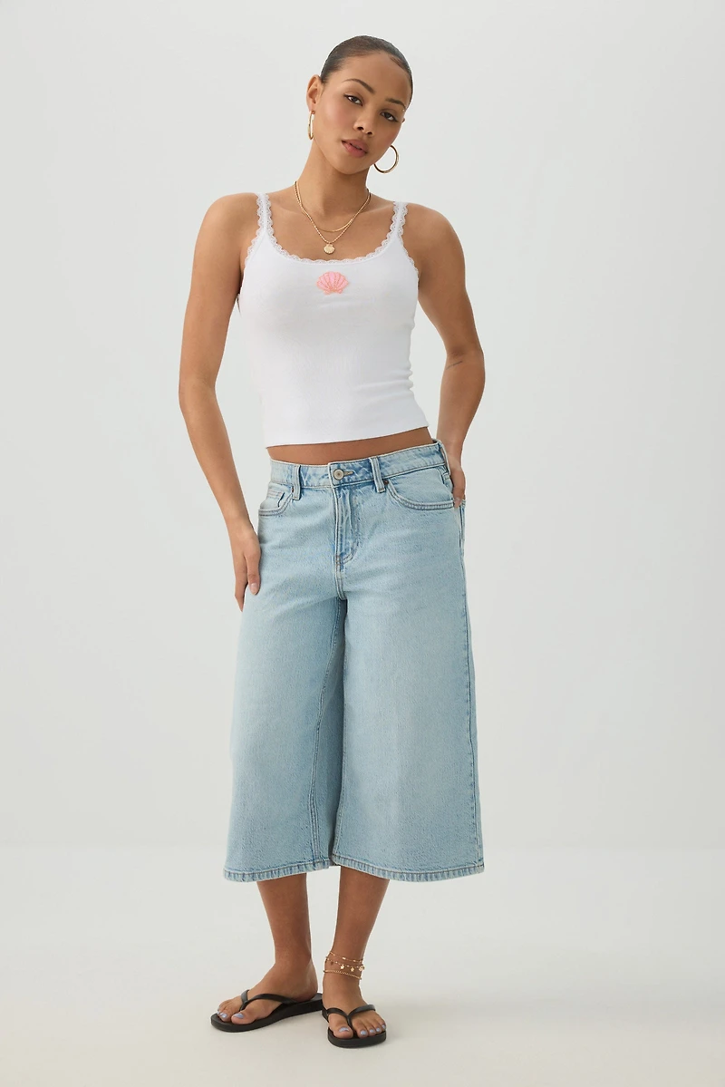 Camisole à col dégagé et bordure dentelle