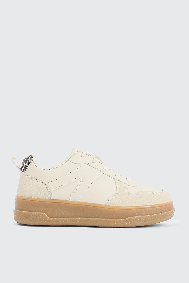 Ardene Contrast Sneakers in Off-White | Size 6 | Faux Suede