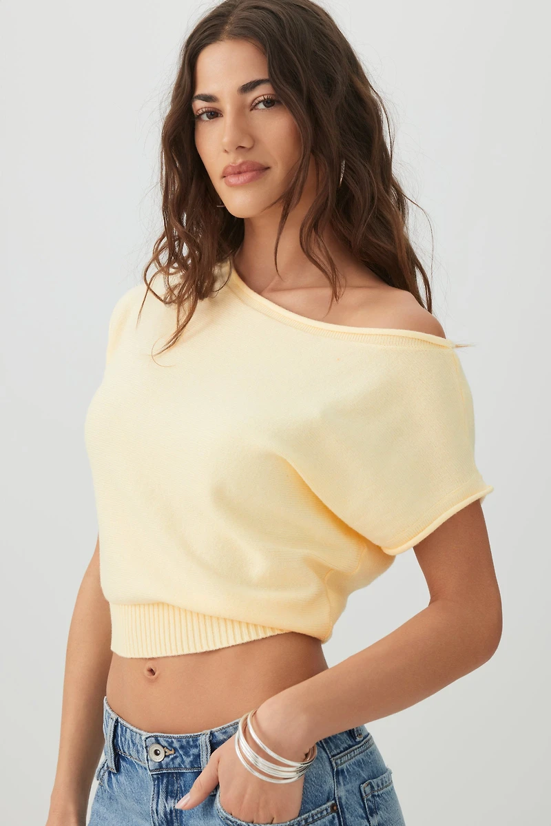 Haut à épaules dénudées et taille cintrée