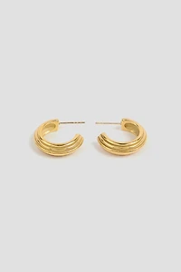 Ardene Stainless Steel Ribbed Hoop Earrings in Gold