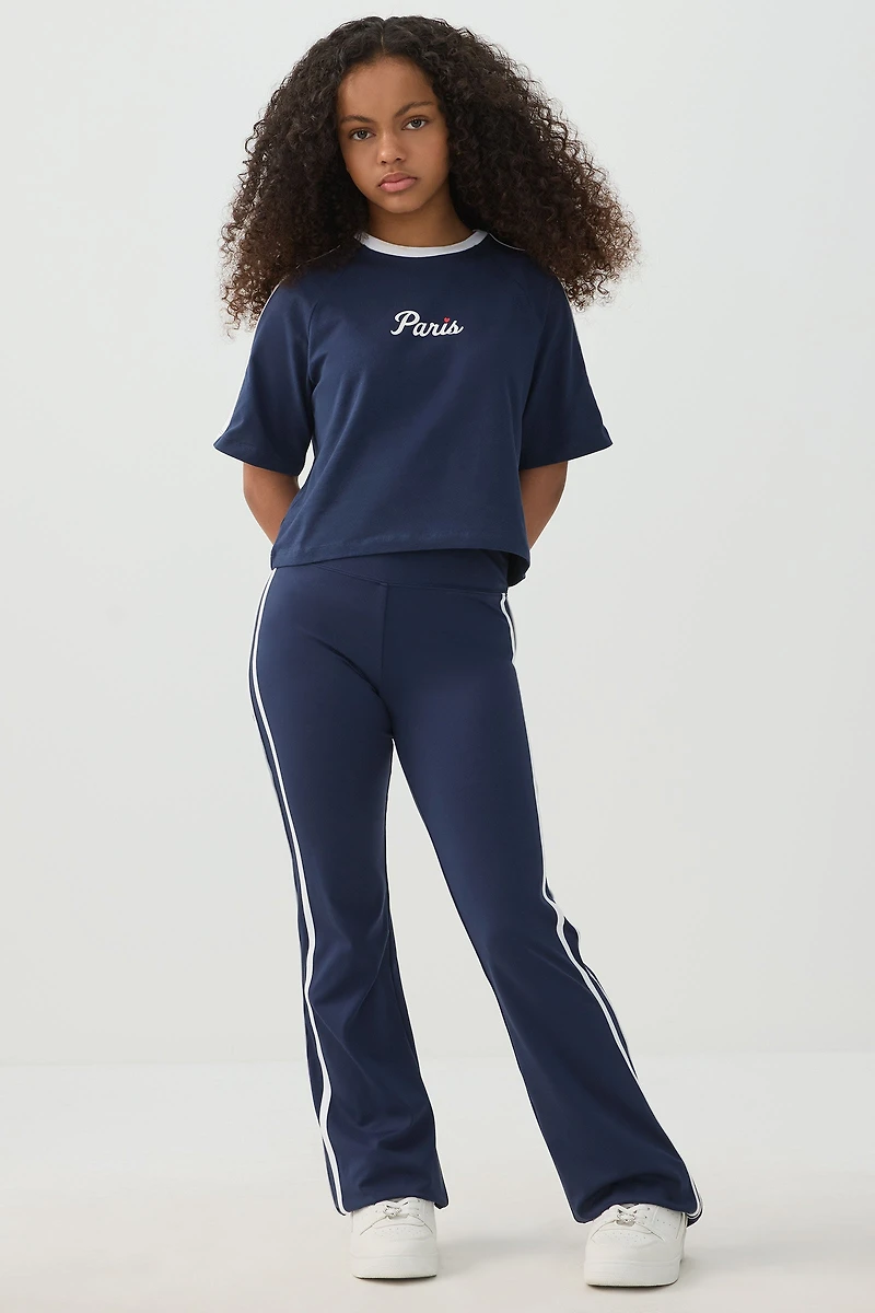 T-shirt carré à rayures contrastantes