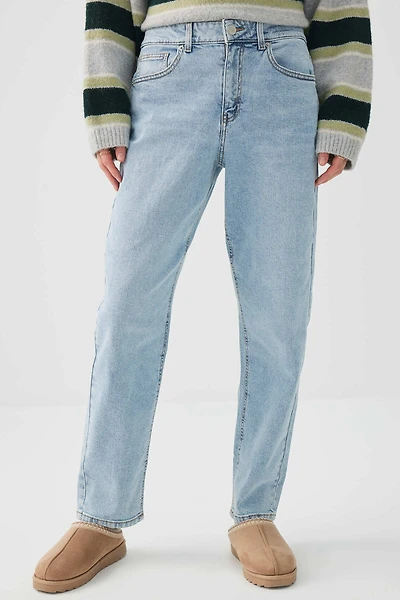 Le jean Muse coupe mom et taille haute