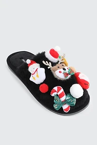 Pantoufles en fausse fourrure à détail d'ornements