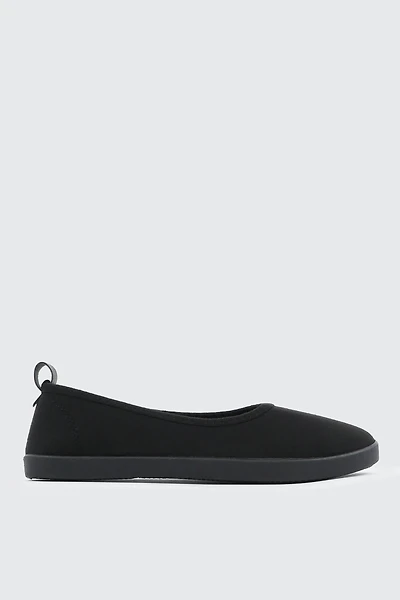 Ardene Slip On Sneakers in Black | Size