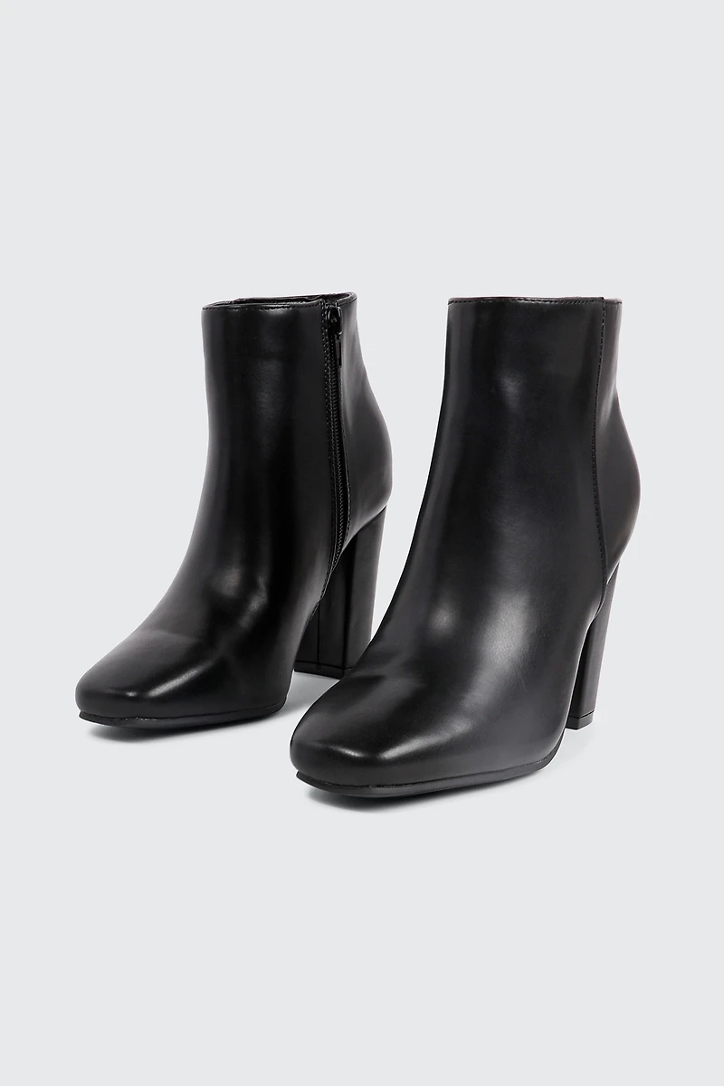 Bottillons à talon bloc et bout carré