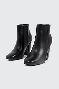 Bottillons à talon bloc et bout carré