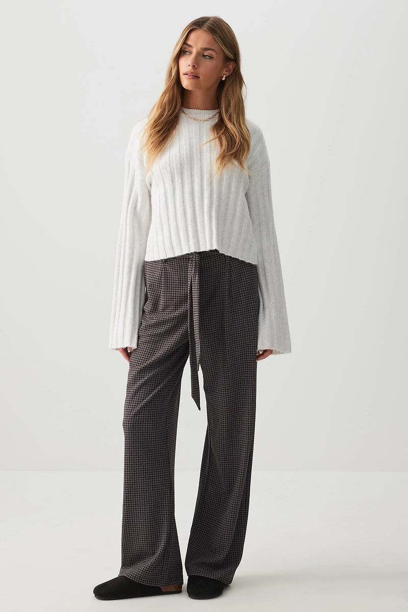 Chandail col rond court en tricot côtelé pelucheux