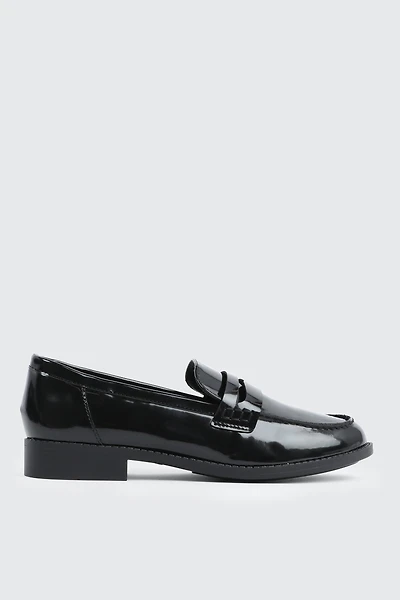 Ardene Black Faux Leather Loafers | Size