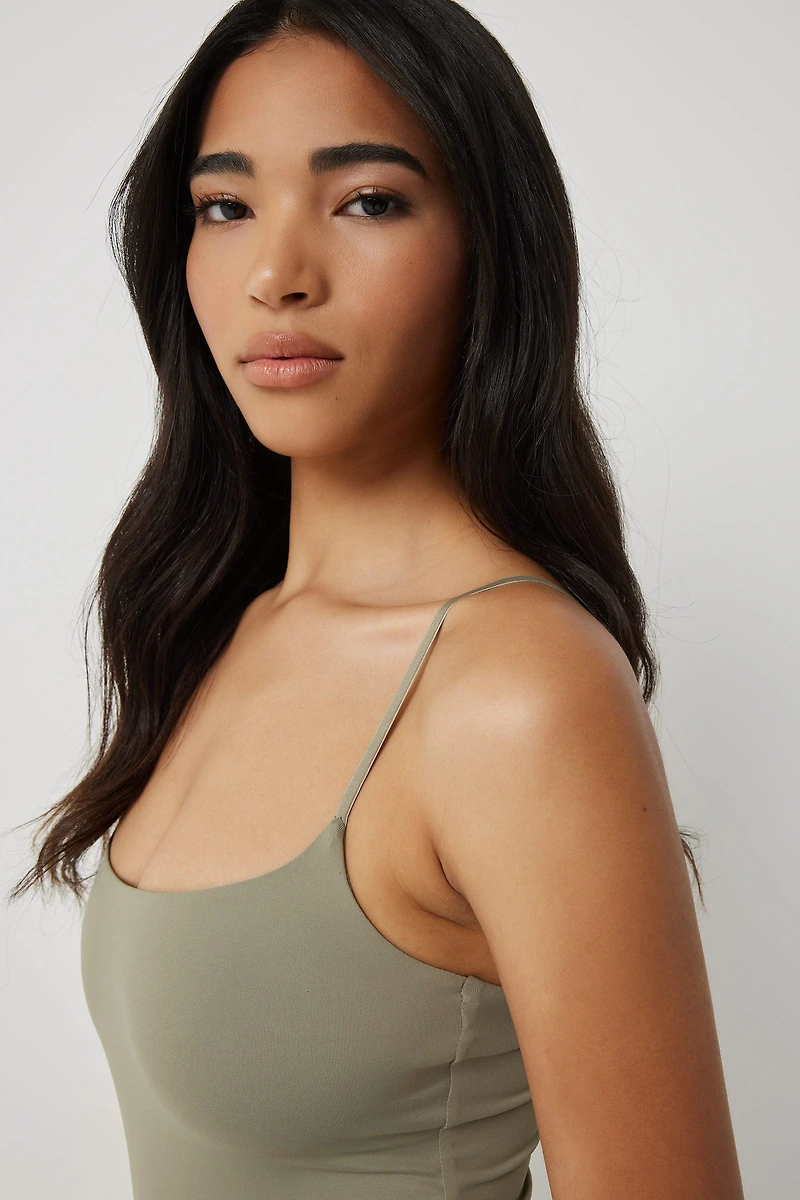 Justaucorps contour à bretelles spaghetti