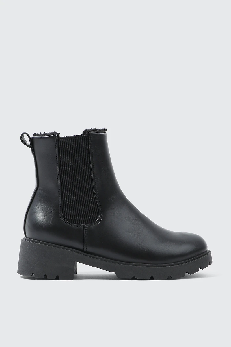 Ardene Warm-Lined Chelsea Boots in Black | Size | Eco-Conscious
