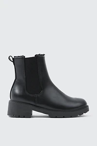 Ardene Warm-Lined Chelsea Boots in Black | Size | Eco-Conscious